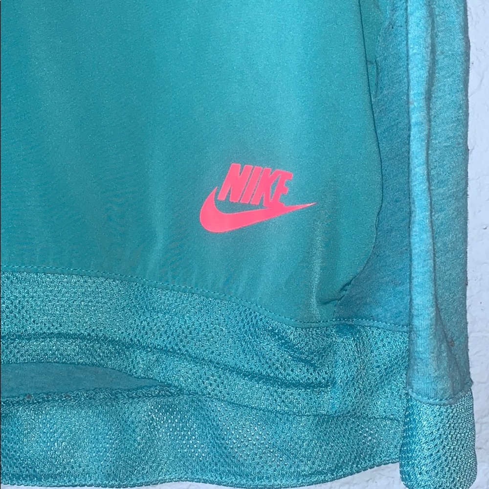 Retro Nike Sportswear Top